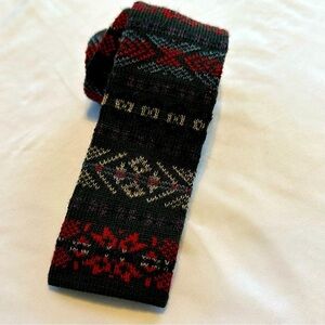 Rooster Tie Square Holiday Aztec Print 56” x 2.75”